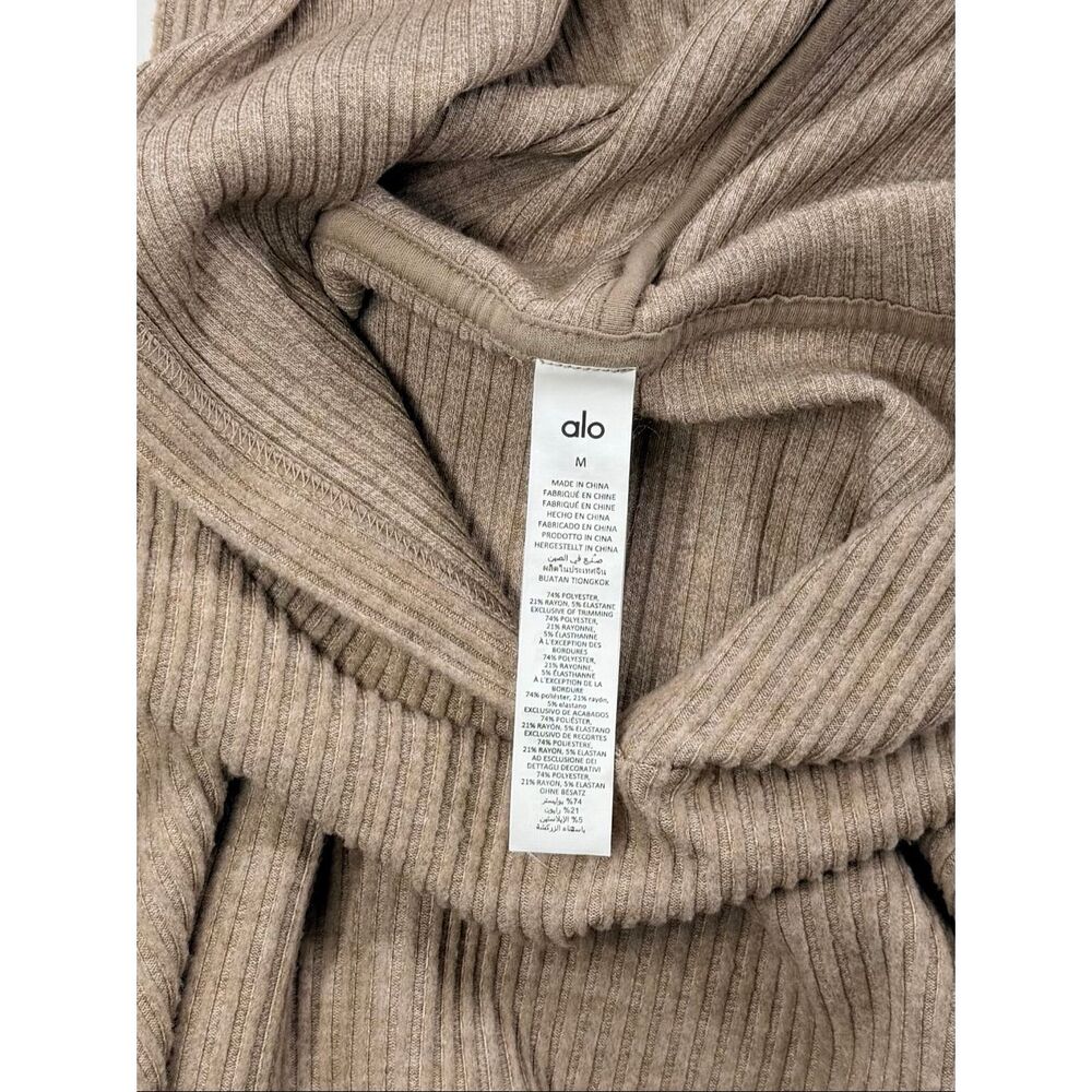 NWOT Alo Yoga Muse Hoodie Gravel Heather Tan Ribbed Cropped Pullover Size Medium - Picture 4 of 10